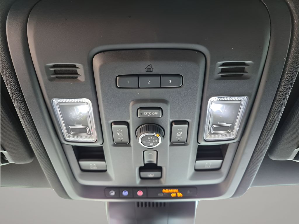 Used 2023 White Chevrolet High Country image 42