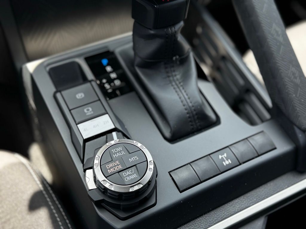 2025 Toyota Tacoma TRD Off-Road Double Cab photo 24