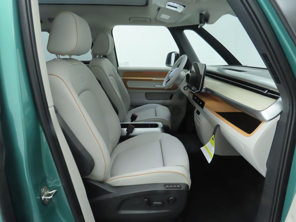 Thumbnail: 2025 Volkswagen ID.Buzz - 21
