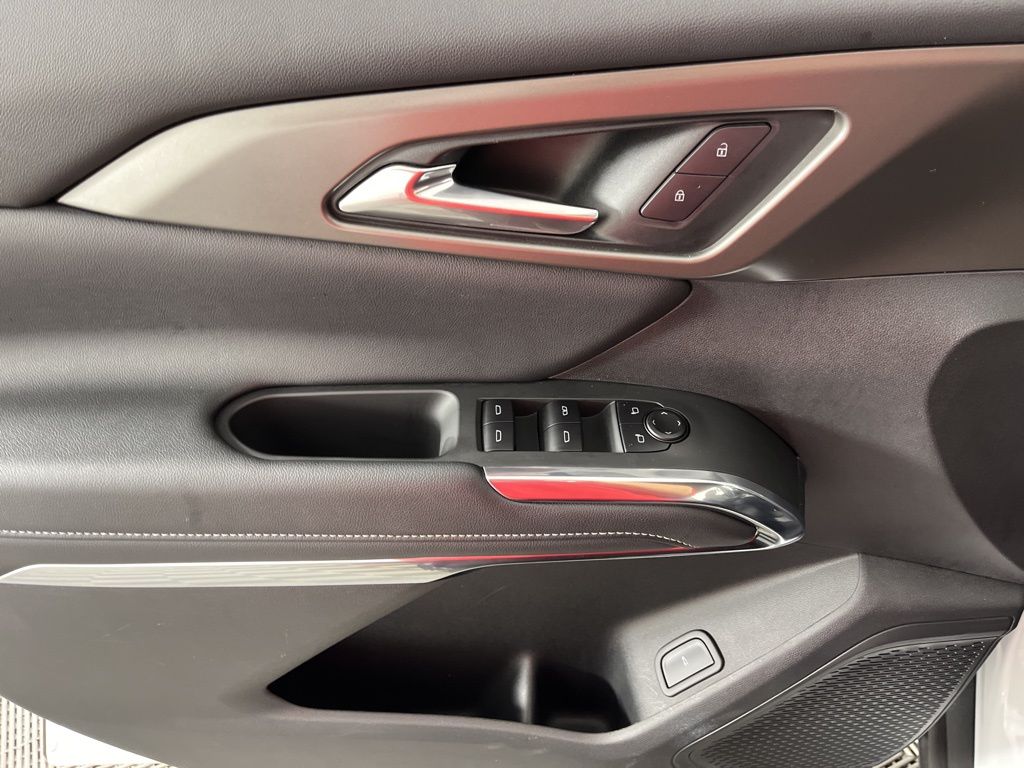 Thumbnail: 2025 Chevrolet Traverse - 27