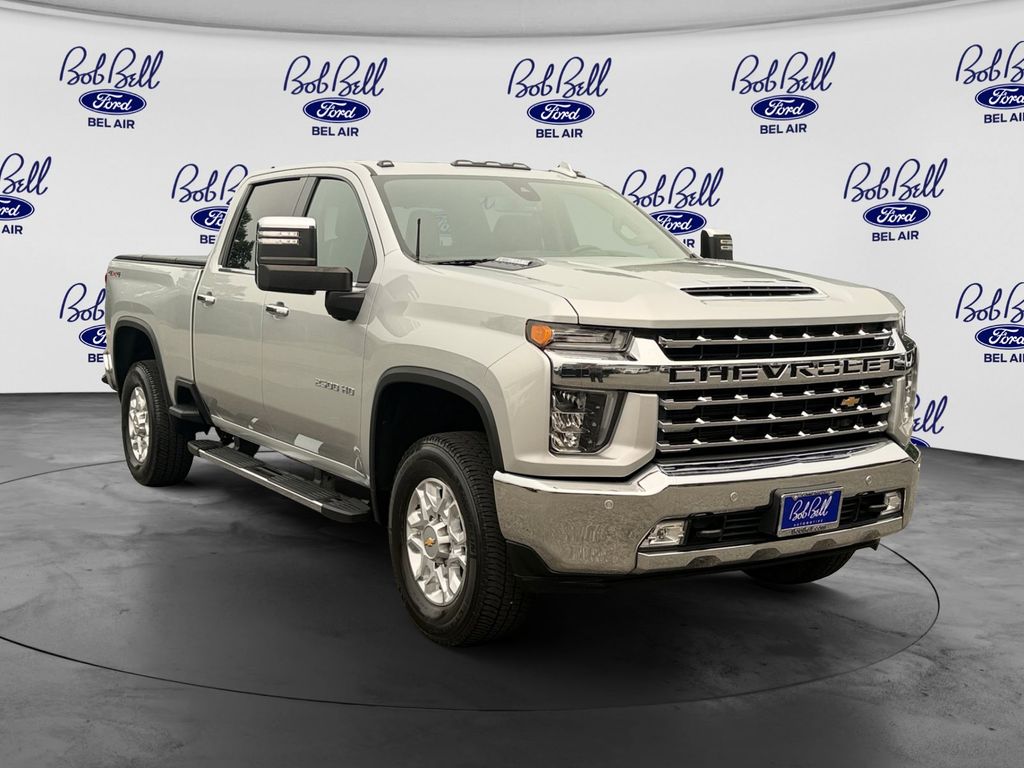 Silver Ice Metallic 2022 Chevrolet Silverado 2500HD Pickup Truck Four-Wheel Drive Automatic