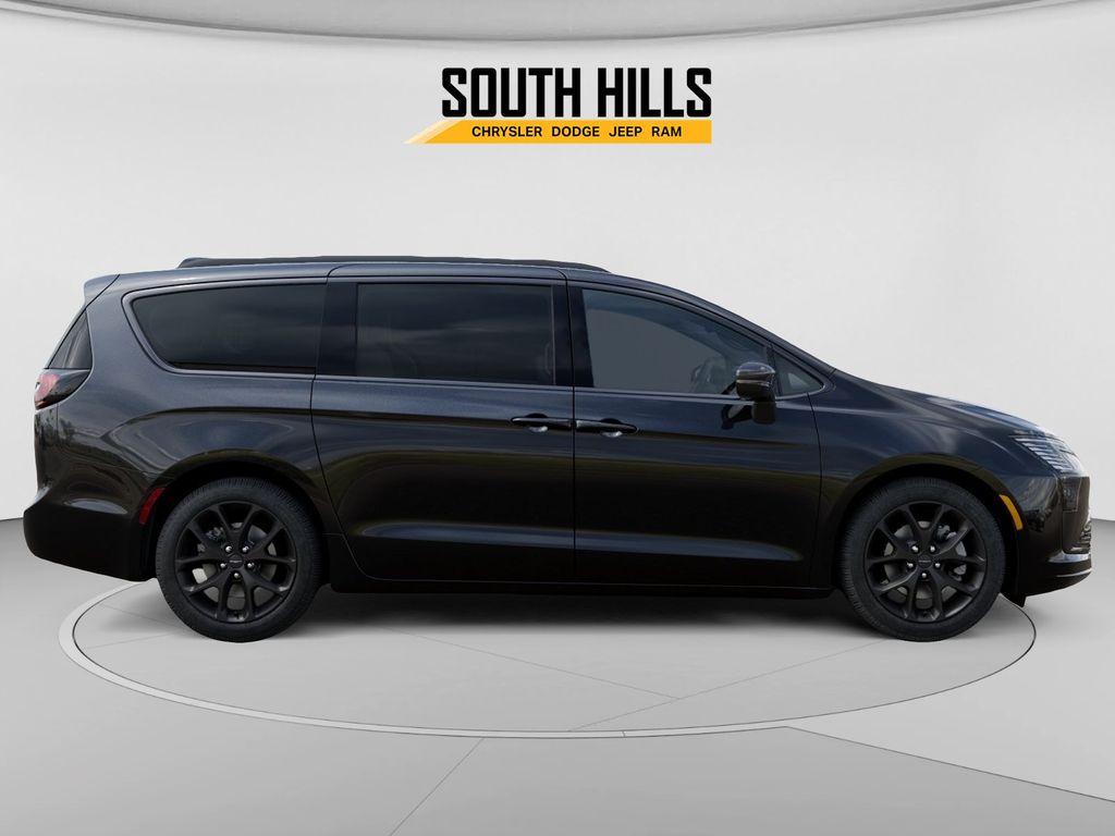 2027 Chrysler Pacifica Limited  at South Hills CDJR