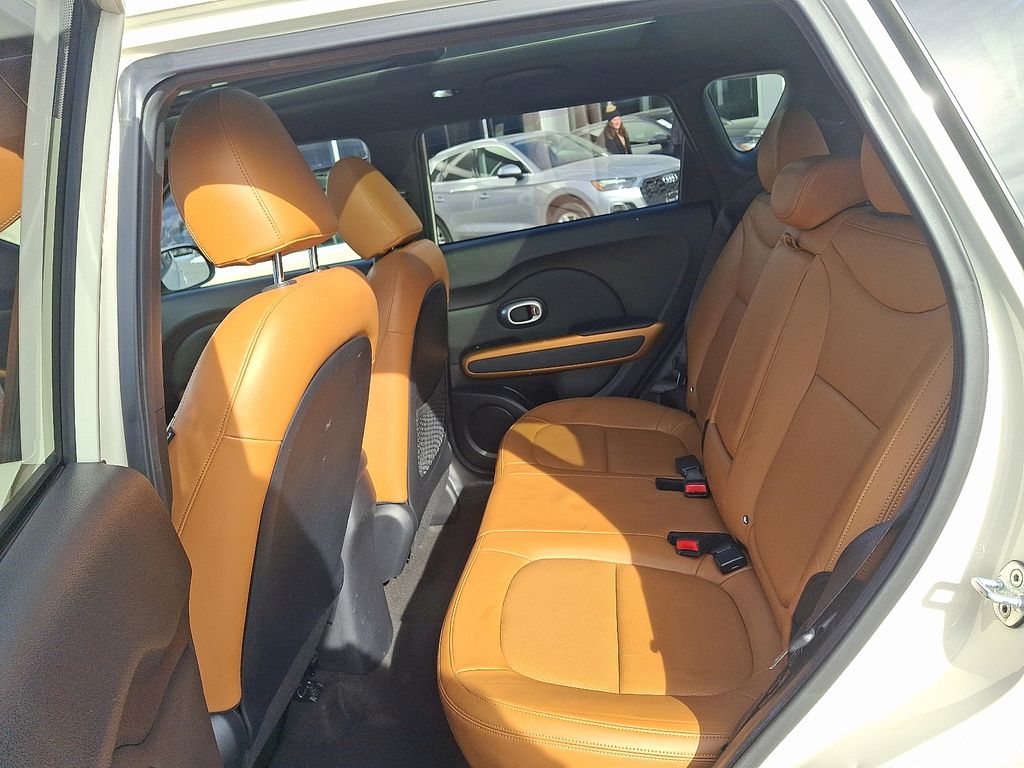 Thumbnail: 2015 Kia Soul - 10