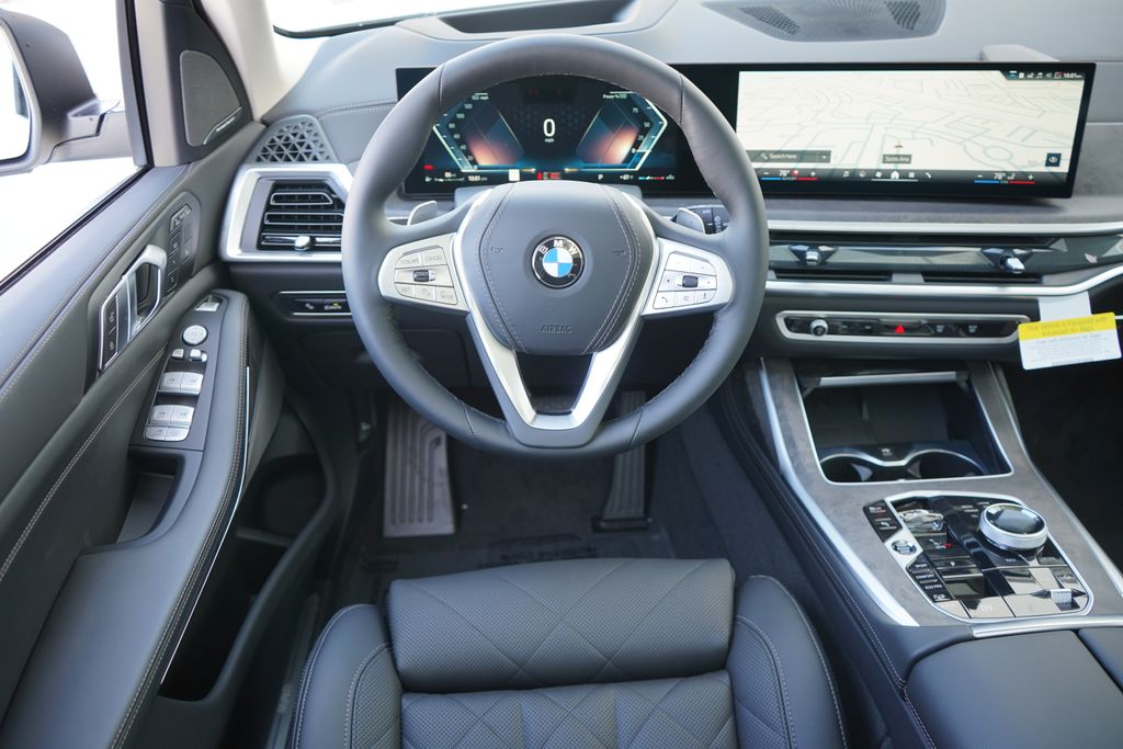 2025 BMW X7 xDrive40i 16