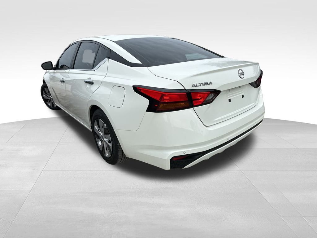 2024 Glacier White Nissan Altima 2.5 S FWD Sedan
