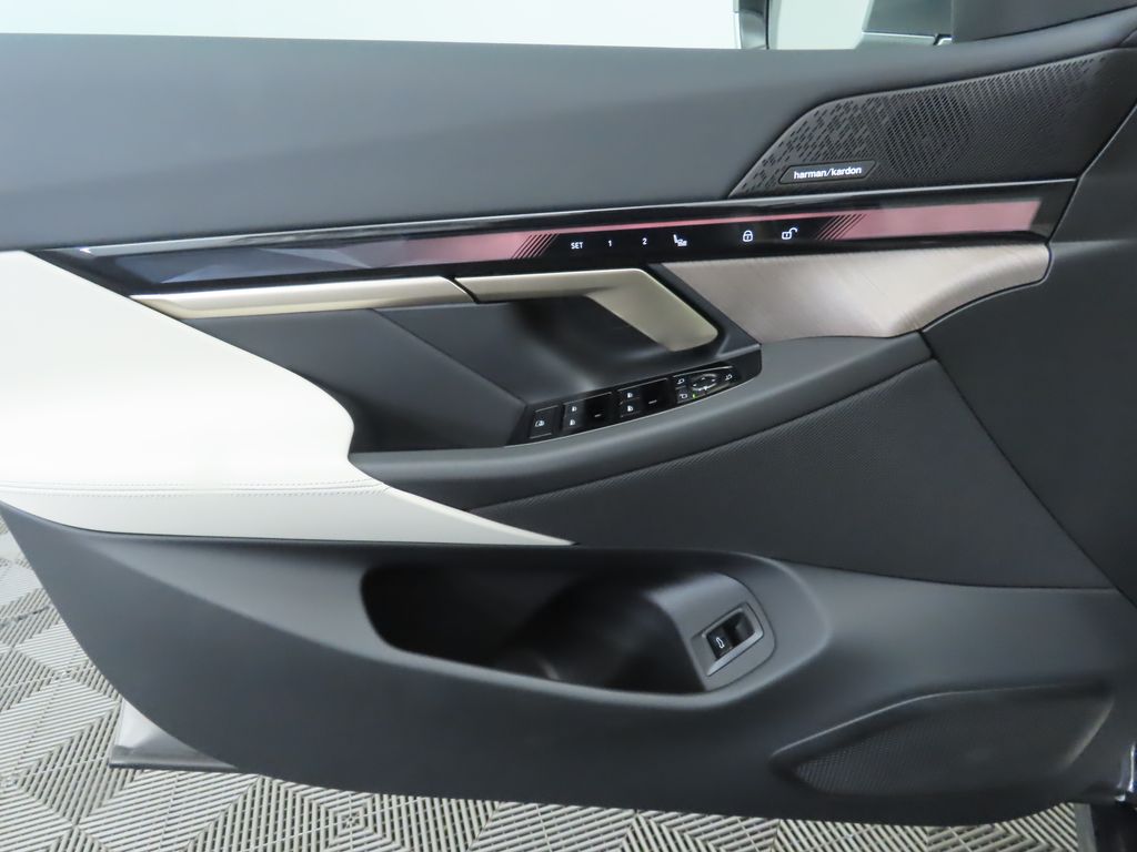 Thumbnail: 2026 BMW i5 - 25