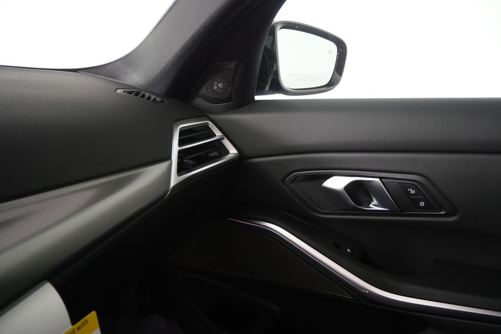 Thumbnail: 2026 BMW 3 Series - 27