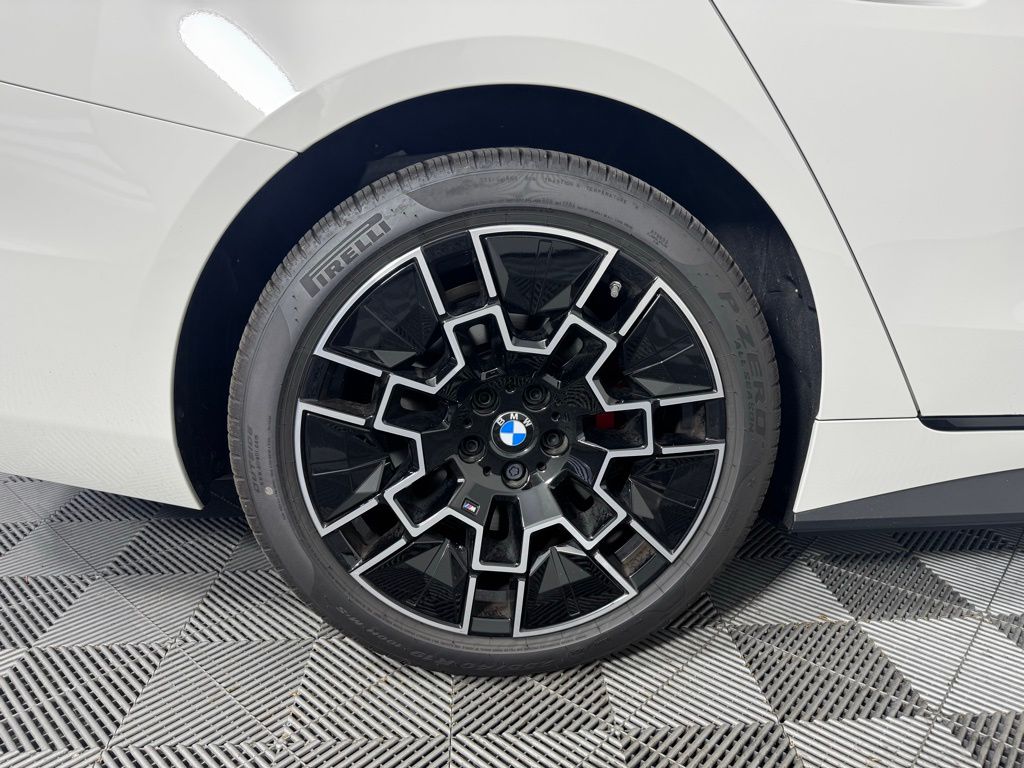 Thumbnail: 2025 BMW i4 - 11
