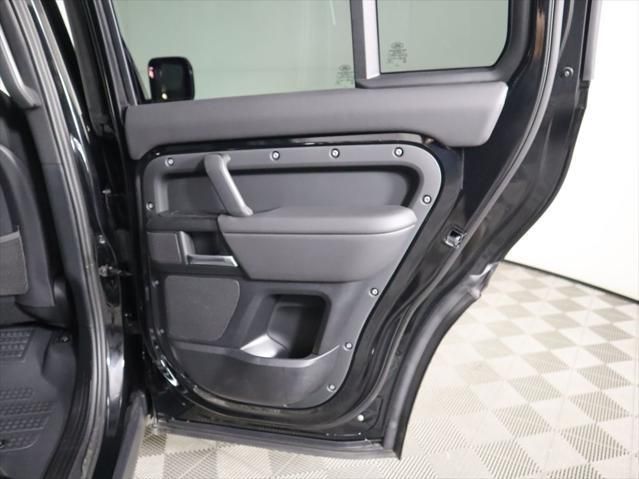 Thumbnail: 2025 Land Rover Defender - 28