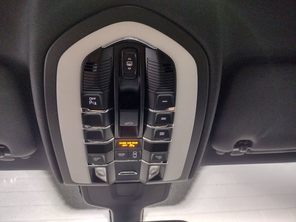 2017 Porsche Cayenne Base