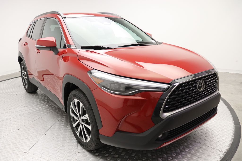 2024 Toyota Corolla Cross XLE 6