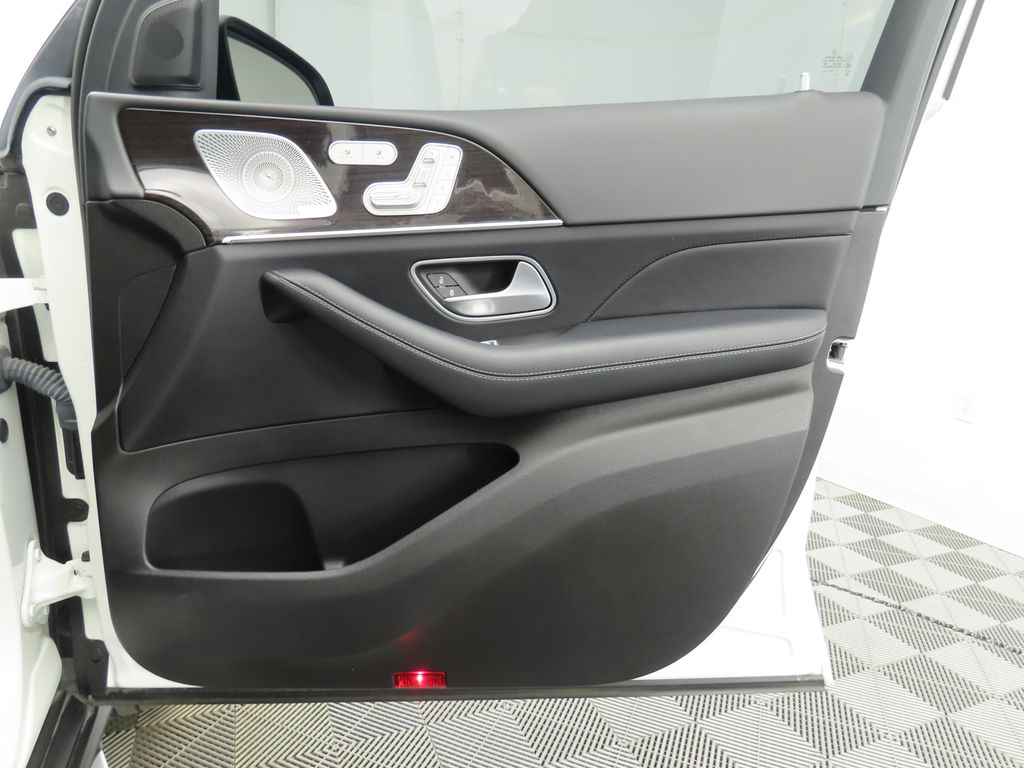 Thumbnail: 2023 Mercedes-Benz GLE - 24