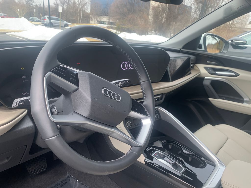 Thumbnail: 2025 Audi Q5 - 11