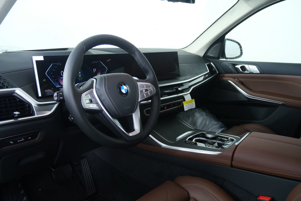 Thumbnail: 2026 BMW X7 - 12