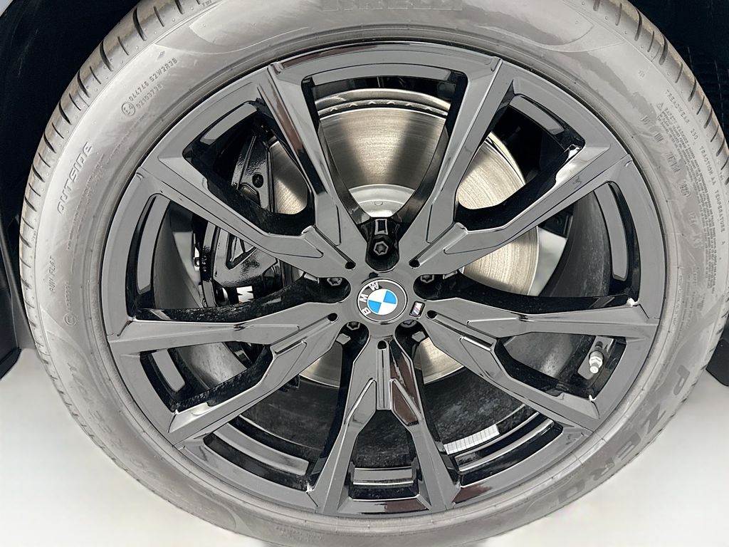 Thumbnail: 2027 BMW X7 - 31