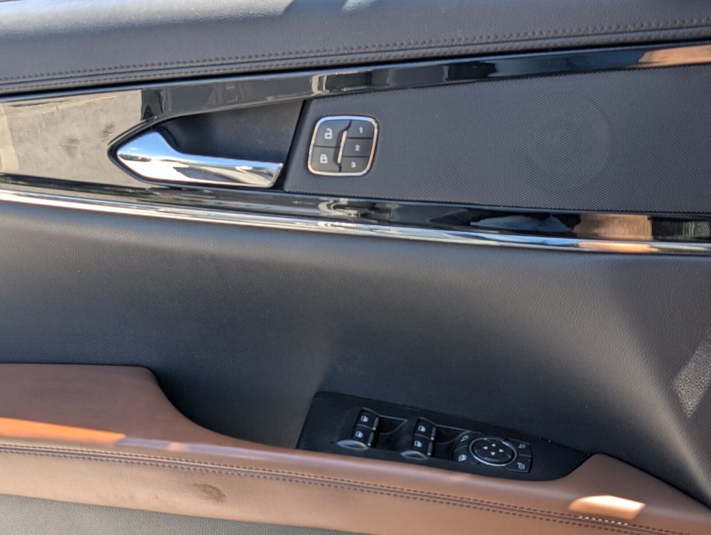 used 2022 Lincoln Nautilus car, priced at $29,500