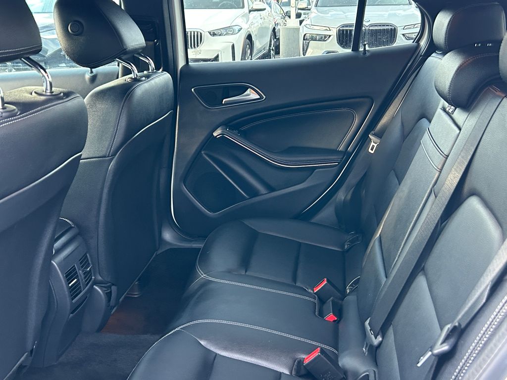 Thumbnail: 2020 Mercedes-Benz GLA - 28