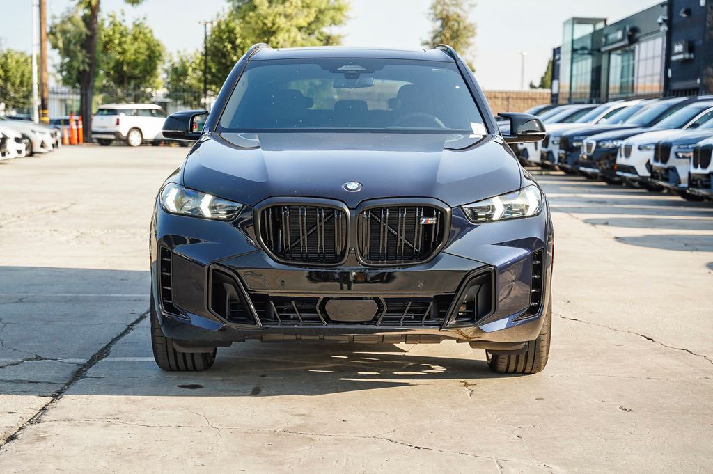 2025 BMW X5 M60i 2