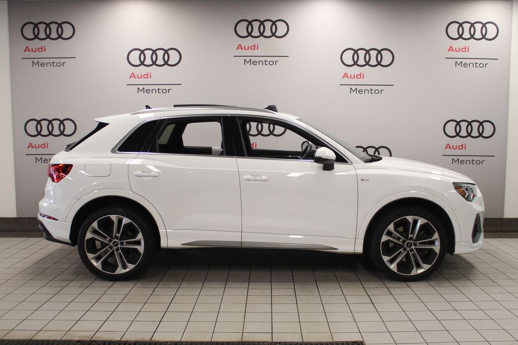 Thumbnail: 2020 Audi Q3 - 7