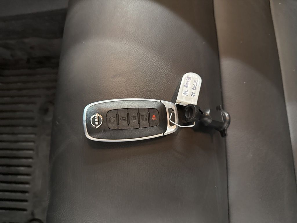 2025 Nissan Rogue SL White at South Hills Kia