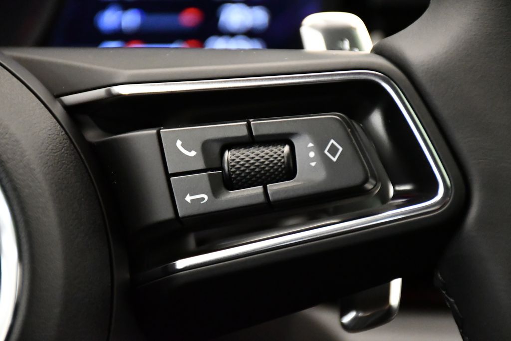 Thumbnail: 2026 Porsche Macan - 28