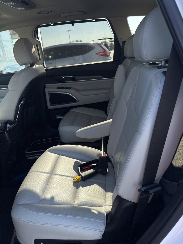 Thumbnail: 2021 Kia Telluride - 10