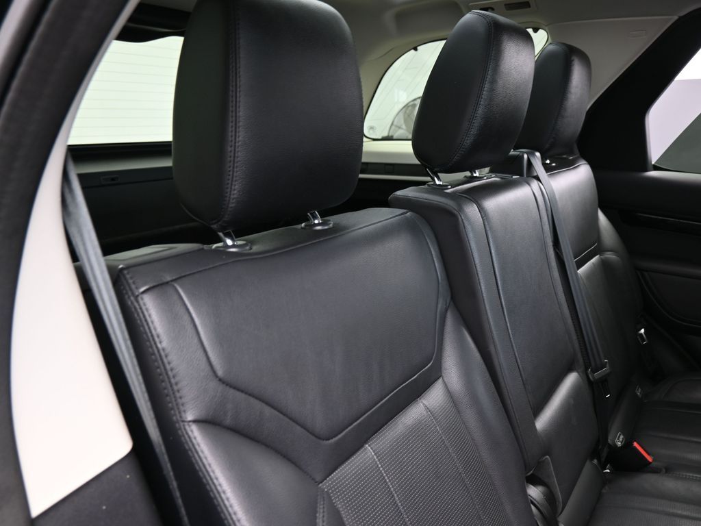 Used 2020 Black Land Rover SE image 38
