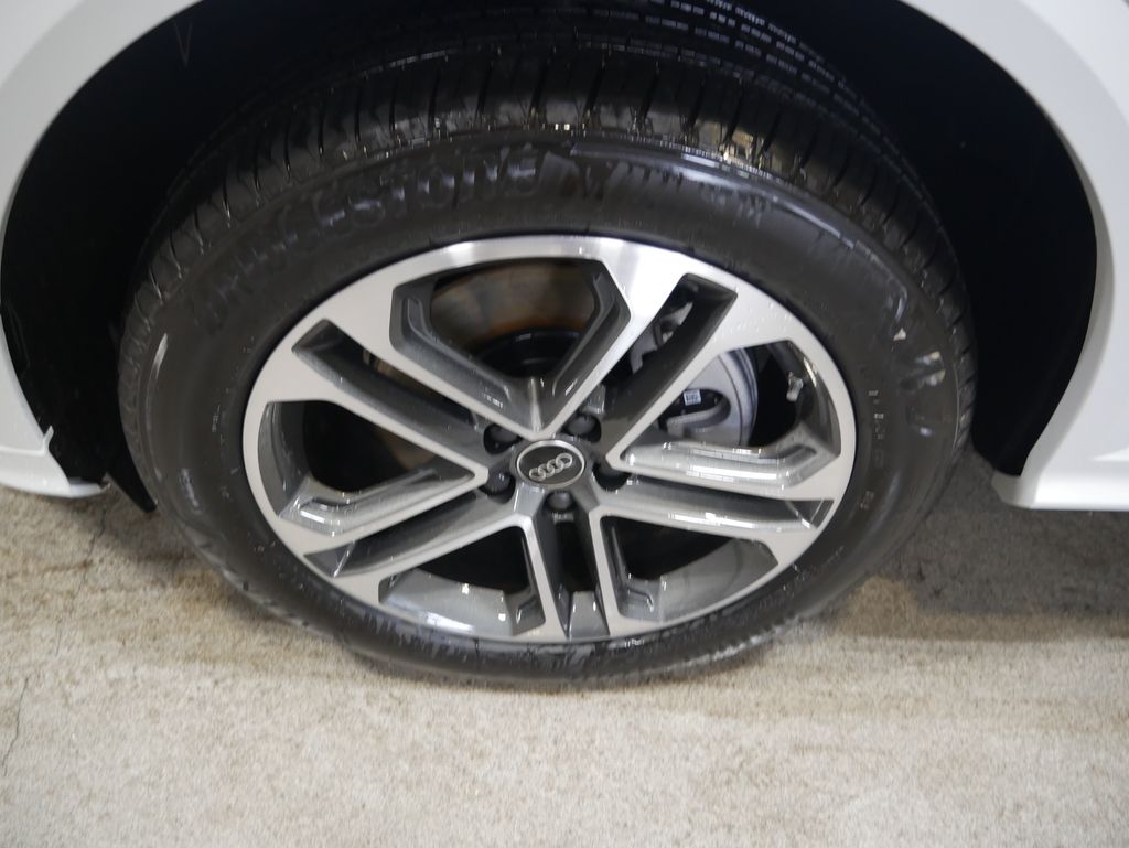 Thumbnail: 2026 Audi Q5 - 12