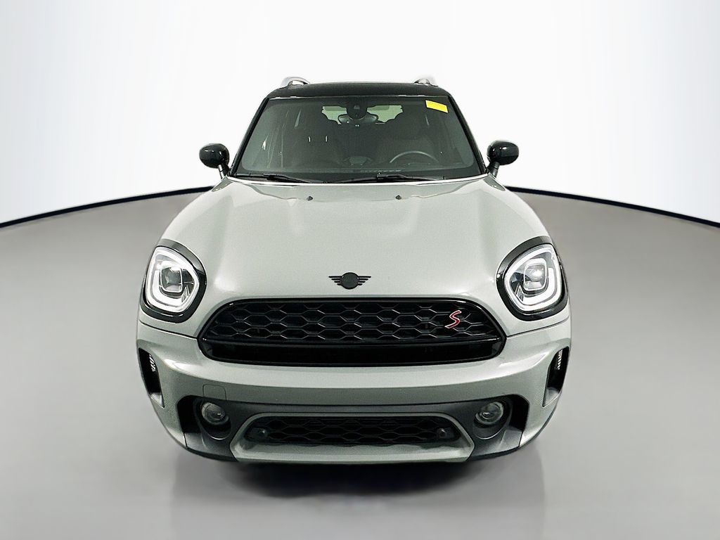 2022 MINI Cooper Countryman Iconic 2