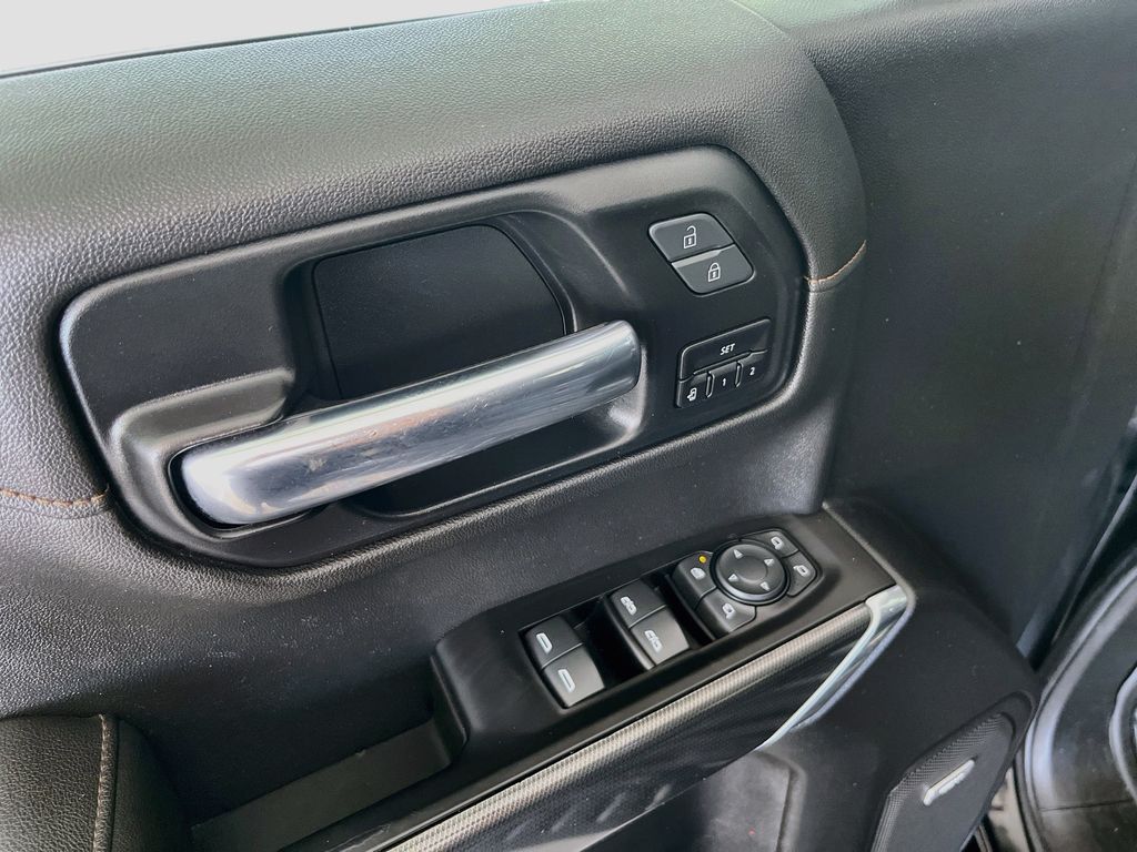 Used 2021 Black GMC AT4 image 18