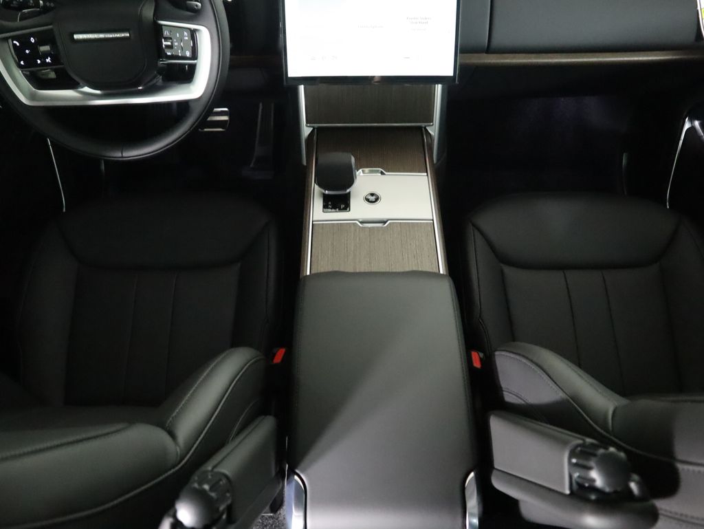 Thumbnail: 2025 Land Rover Range Rover - 17