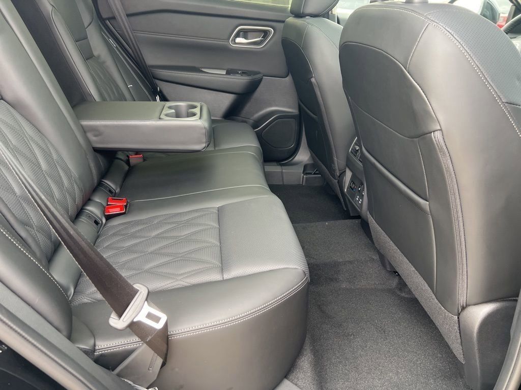 2025 Super Black Nissan Rogue Platinum FWD SUV