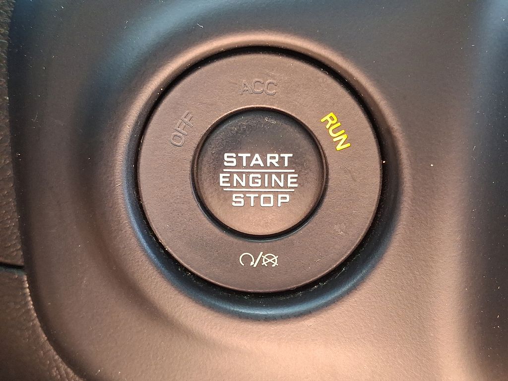 2022 Jeep Wrangler — photo 23