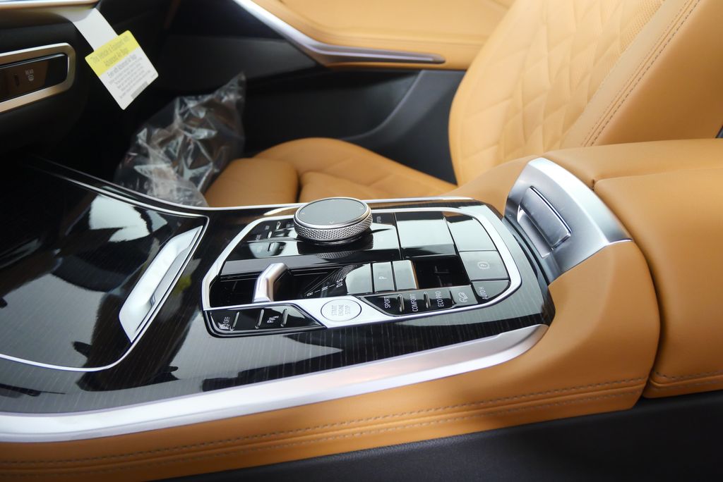 Thumbnail: 2026 BMW X5 - 21