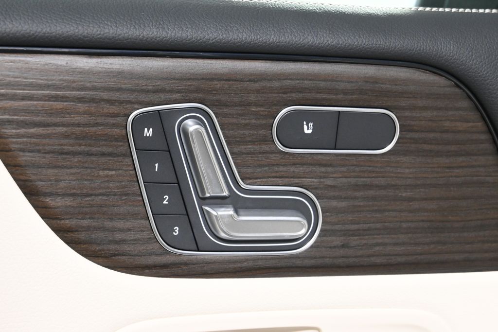 Thumbnail: 2026 Mercedes-Benz GLB - 25