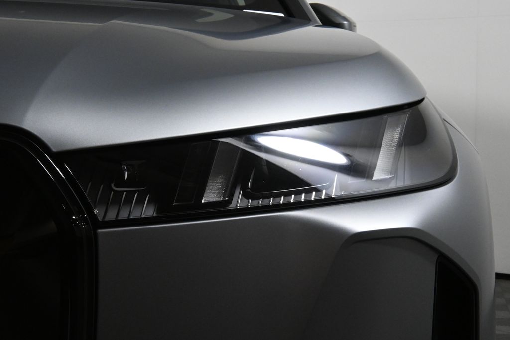 Thumbnail: 2026 BMW iX - 10