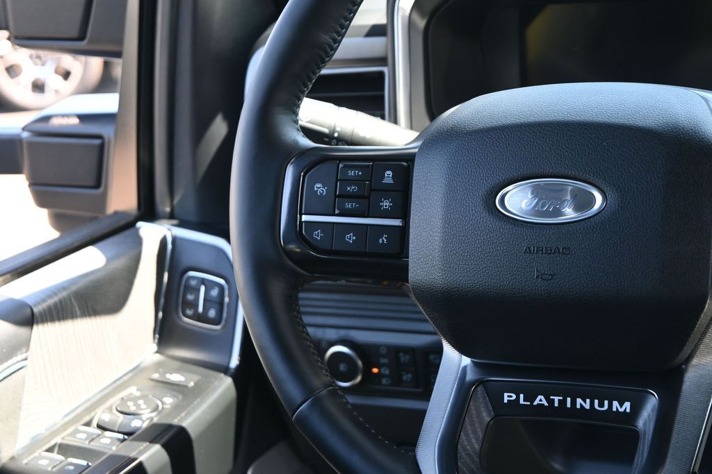 2025 Ford F-450 Super Duty Platinum