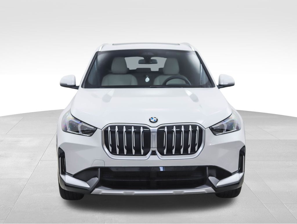 2025 BMW X1 xDrive28i 8