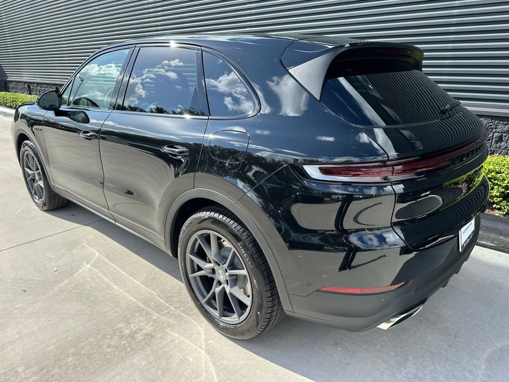 Thumbnail: 2026 Porsche Cayenne - 3