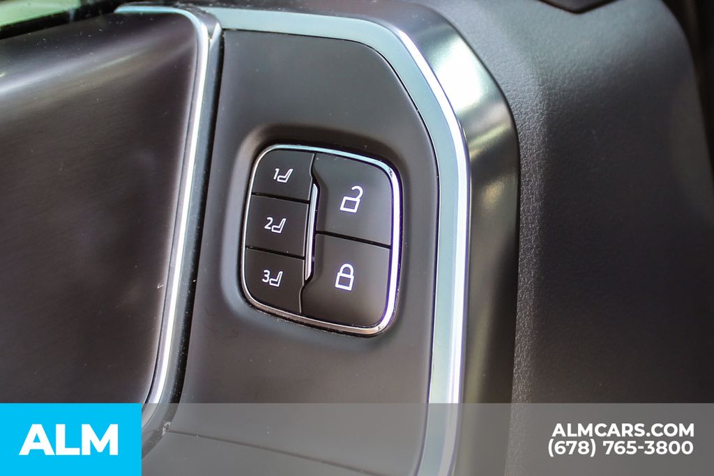 Used 2025 Black Ford Platinum image 40