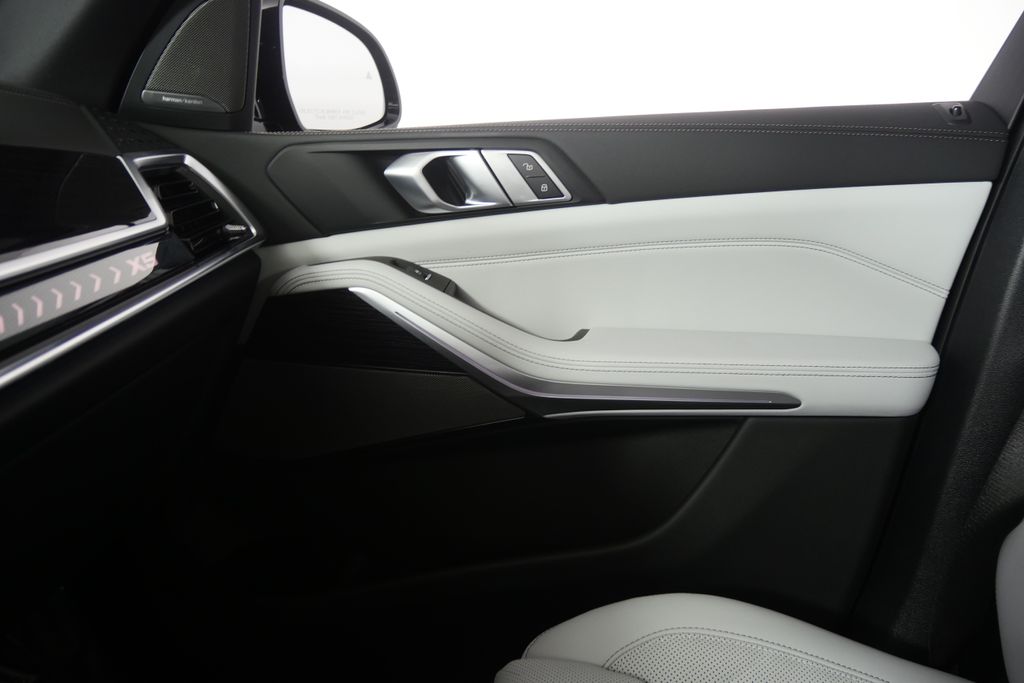 Thumbnail: 2026 BMW X5 - 24