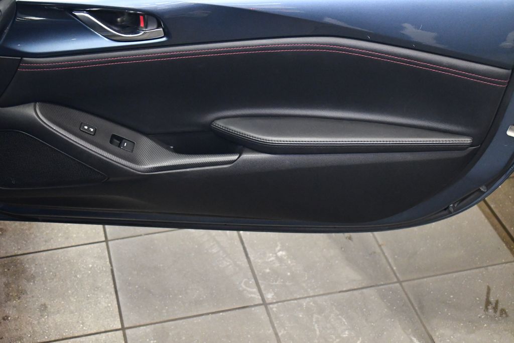 Thumbnail: 2016 Mazda MX-5 Miata - 23