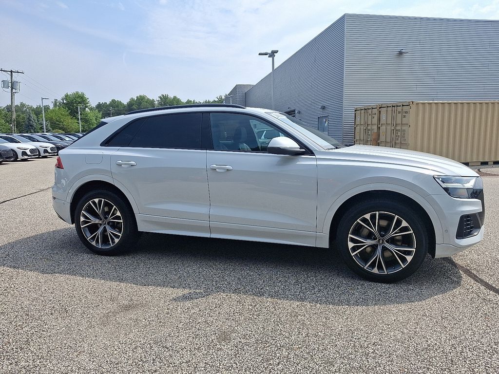 Thumbnail: 2021 Audi Q8 - 7