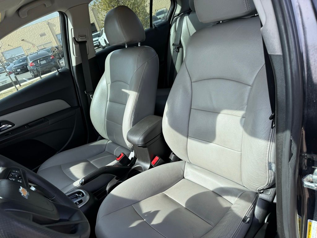 Thumbnail: 2016 Chevrolet Cruze - 14