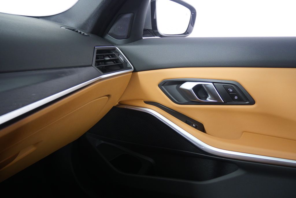 Thumbnail: 2024 BMW 3 Series - 30