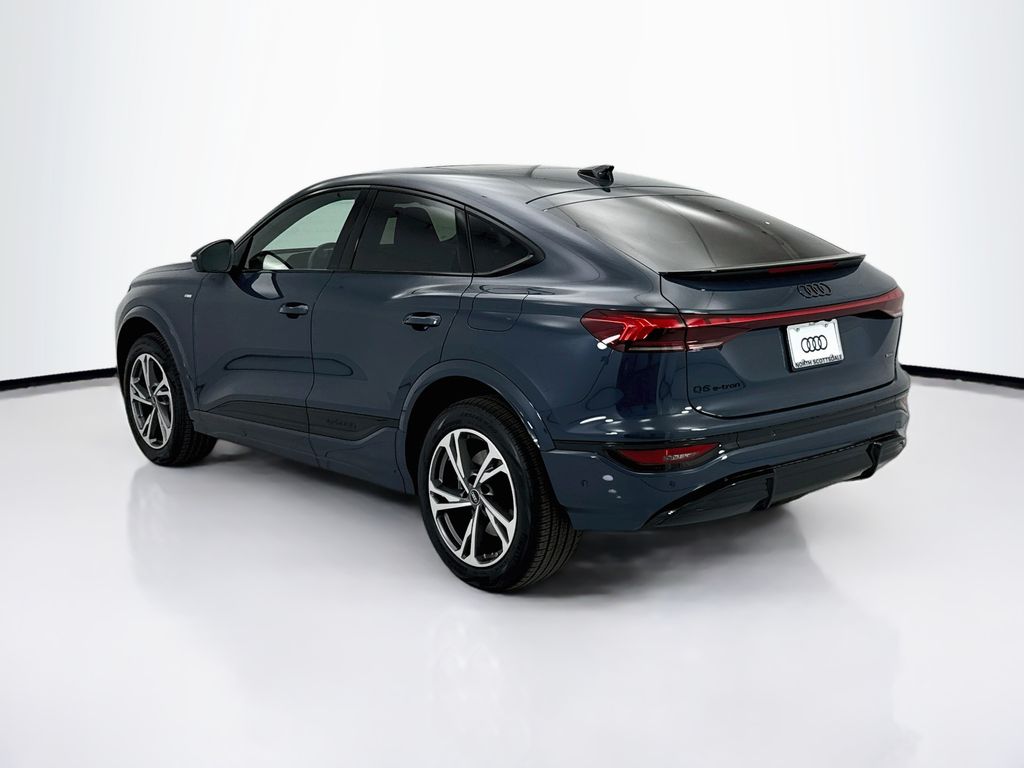 Thumbnail: 2027 Audi Q6 e-tron - 7