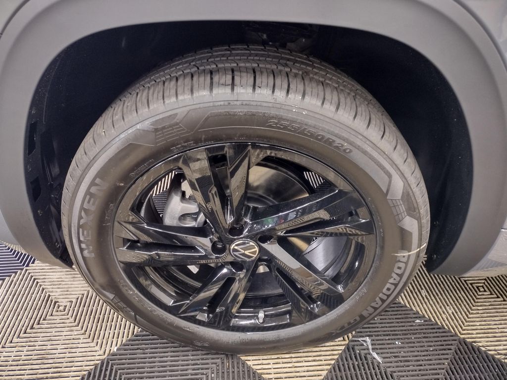 2026 Volkswagen Atlas Cross Sport 2.0T SEL R-Line Black