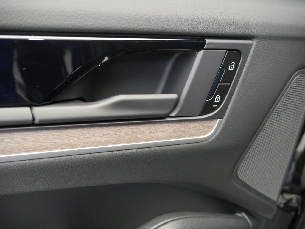 Thumbnail: 2026 Porsche Cayenne - 22