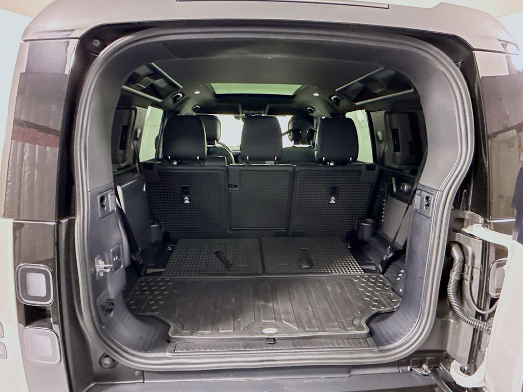 Thumbnail: 2026 Land Rover Defender - 28