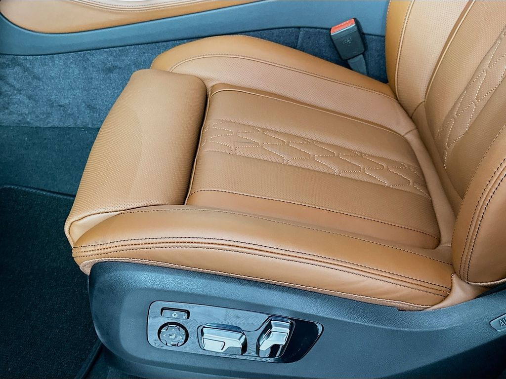 Thumbnail: 2026 BMW X5 - 21